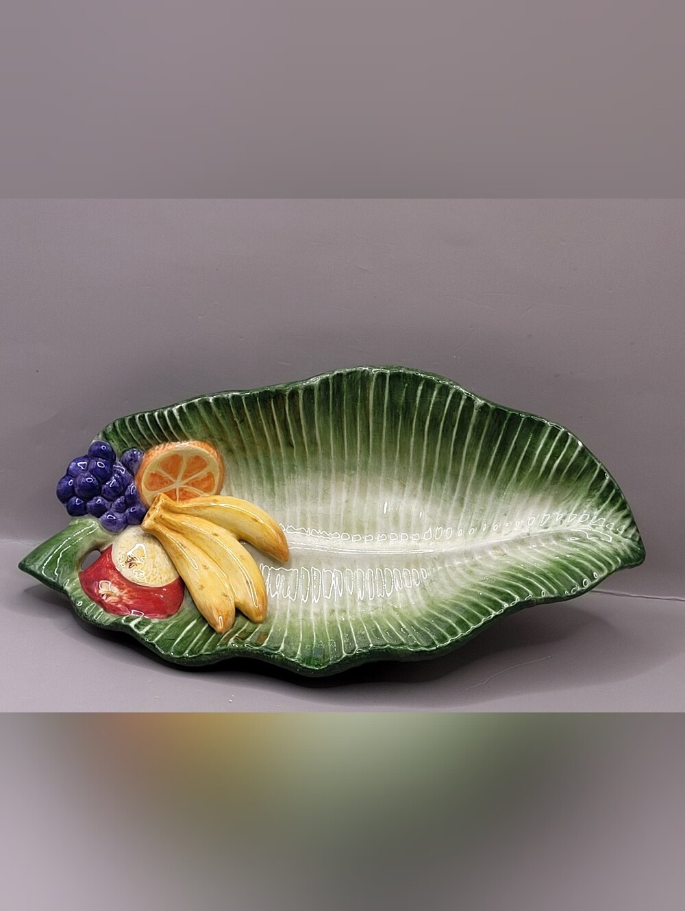 Vintage Fitz and Floyd Classics Leaf Dish Relief Fruit Bowl Majolica Bananas
